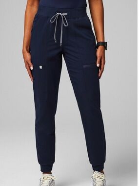 Fabletics Women’s Navy Jogger Scrub Pants Size Small Short